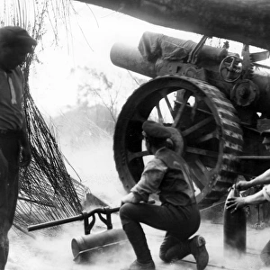 Howitzer in action at Wagonlieu, France, WW1