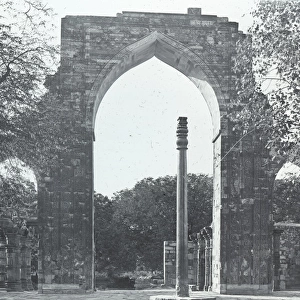 India - The Kutab The Great Central Arch + Iron Pillar