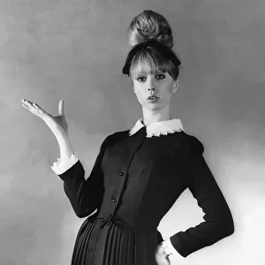 Model Pattie Boyd - Black dress with white collar