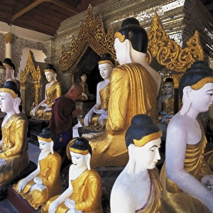 MYANMAR. Rangoon. Shwe Dagon Pagoda