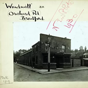 Photograph of Windmill PH, Brentford, Greater London