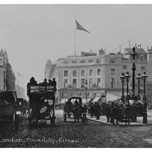 Piccadilly Circus C1900