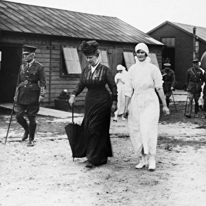 Queen Mary visiting a field hospital, WW1
