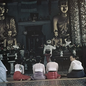 Shwedagon Pagoda east Tozaung - Rangoon