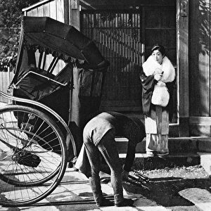 Well-known Japanese actress about to a take a rickshaw