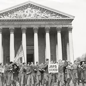 World War II American soldiers in Paris Japanese surrender