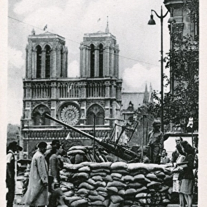 WW2 -DCA American Anti-Aircraft gun - Cathedral Notre Dame