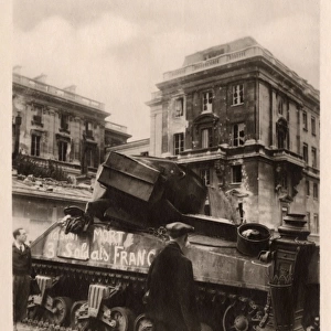 WW2 - Paris Liberation - Disabled Tank at Quai d Orsay