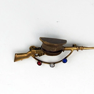 WWI Sweetheart brooch in the form of a rifle and cap
