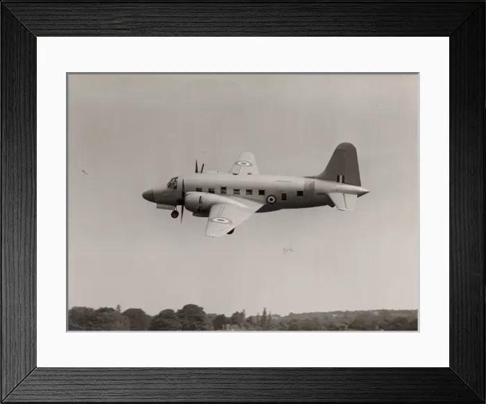 Framed Print : The prototype Vickers Type 668 Varsity, VX828 Framed Print : The prototype Vickers Type 668 Varsity, VX828