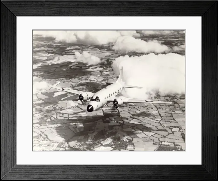 Framed Print : The prototype Vickers Type 668 Varsity, VX828 Framed Print : The prototype Vickers Type 668 Varsity, VX828