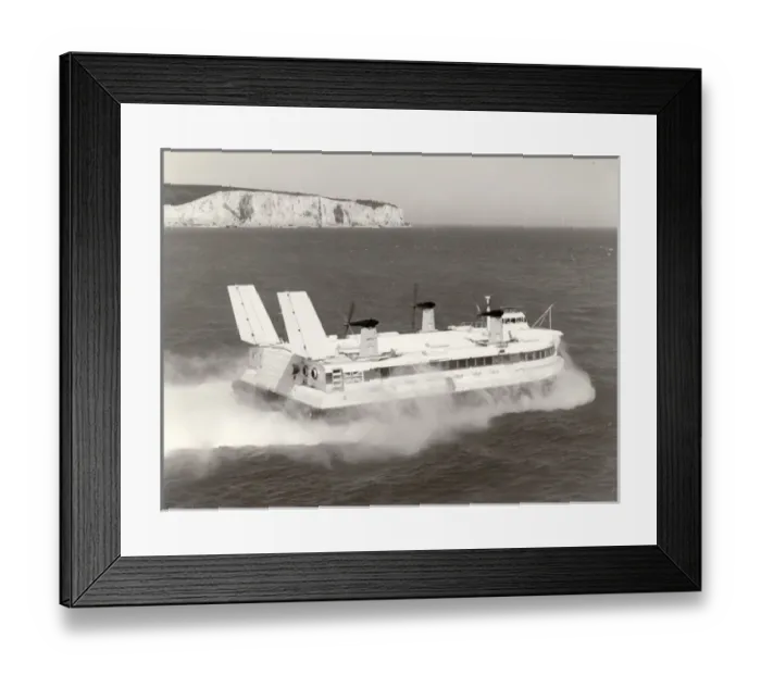 Framed Print : Westland SRN4 hovercraft of Seaspeed Framed Print : Westland SRN4 hovercraft of Seaspeed
