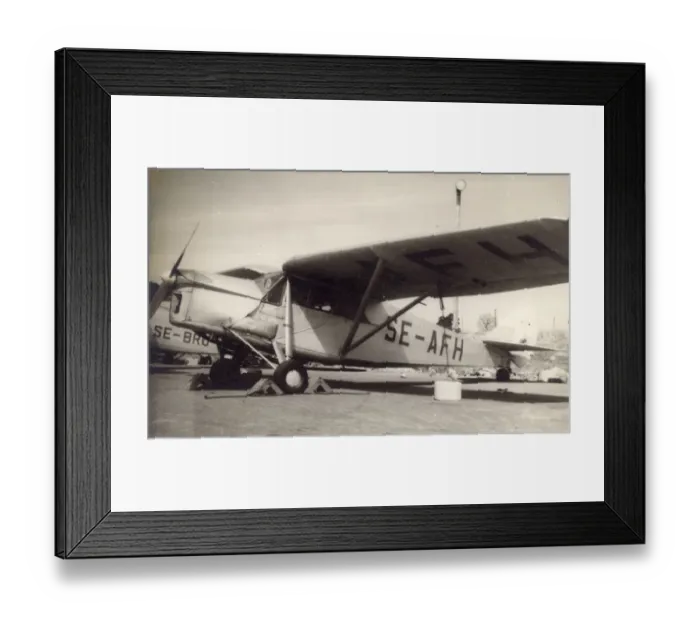 Framed Print : de Havilland DH80A Puss Moth, SE-AFH Framed Print : de Havilland DH80A Puss Moth, SE-AFH