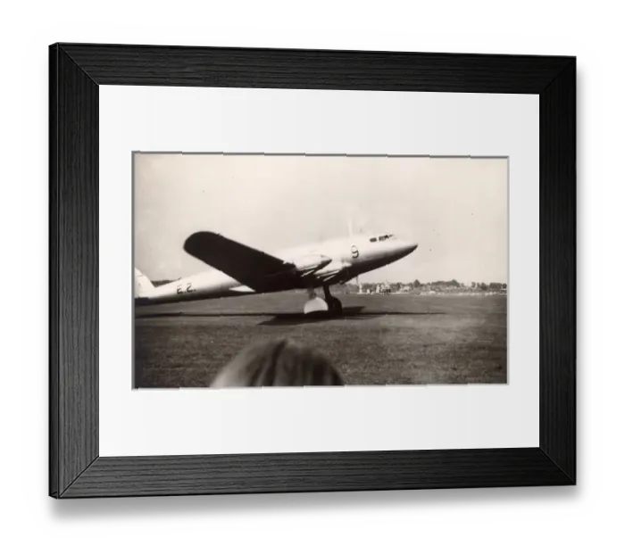 Framed Print : The prototype de Havilland DH91 Albatross, E2, at Hendon Framed Print : The prototype de Havilland DH91 Albatross, E2, at Hendon
