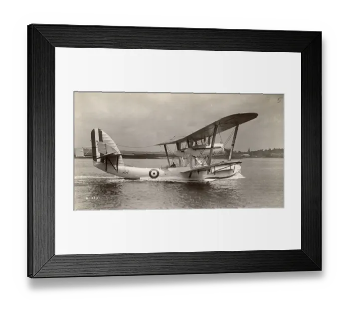 Framed Print : Short S5 Singapore I, N179 Framed Print : Short S5 Singapore I, N179