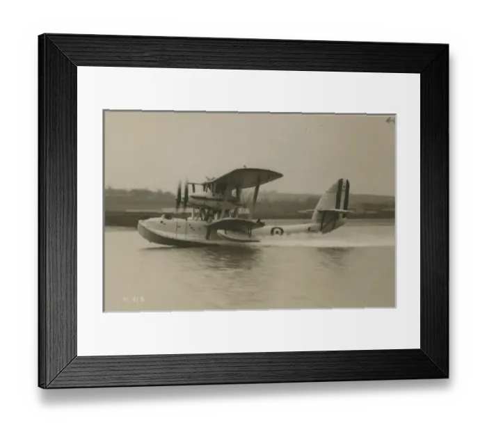 Framed Print : Short S5 Singapore I, N179 Framed Print : Short S5 Singapore I, N179