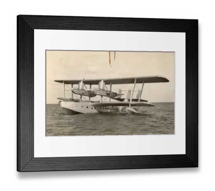Framed Print : Short S19 Singapore III, K3593 Framed Print : Short S19 Singapore III, K3593