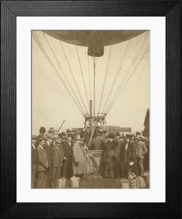 Framed Print : Frank Hedges Butlers balloon Dolce Far Niente Framed Print : Frank Hedges Butlers balloon Dolce Far Niente