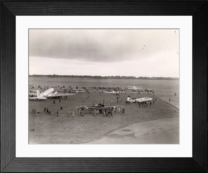 Framed Print : Air display at RAF Abingdon Framed Print : Air display at RAF Abingdon