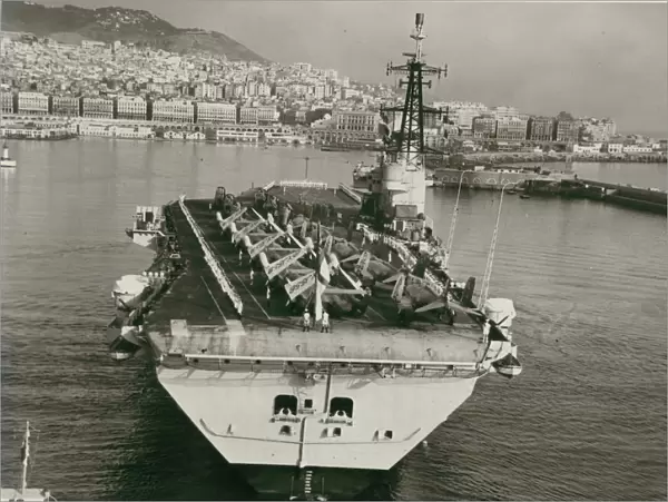 HMS Hermes (R12) entering Algiers Harbour, August 1960