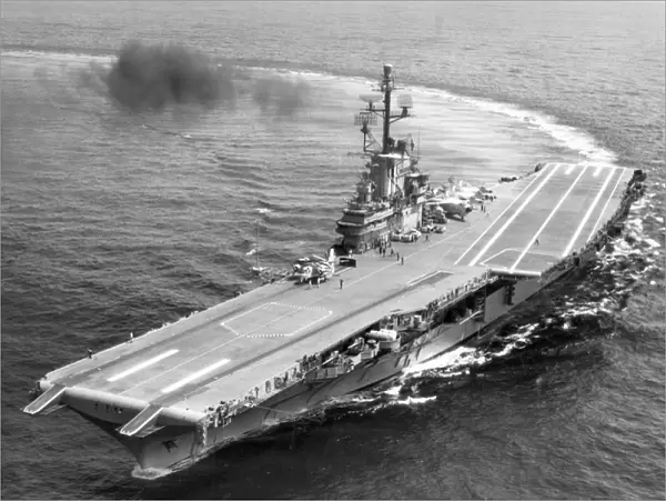 USS Intrepid (CV-11) c April 1960