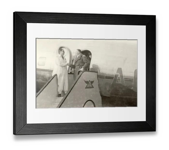 Framed Print : S A Bill Thorn, left, and Roy Chadwick