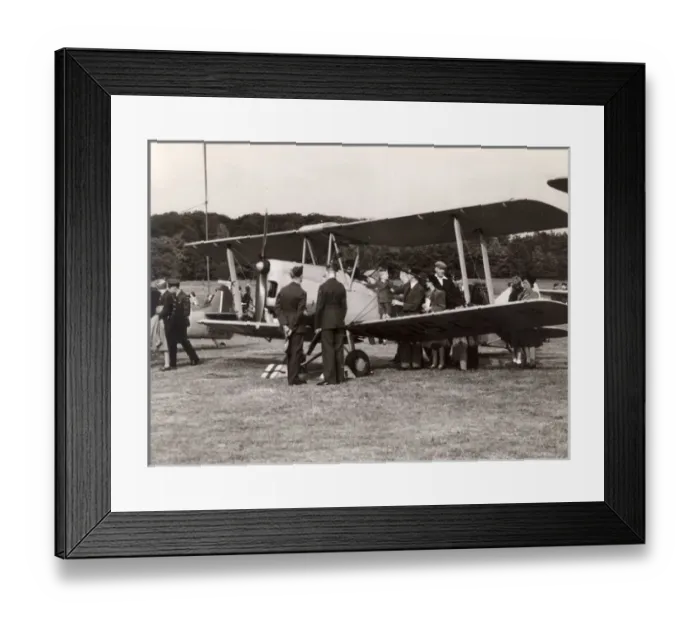 Framed Print : A de Havilland Tiger Moth Framed Print : A de Havilland Tiger Moth