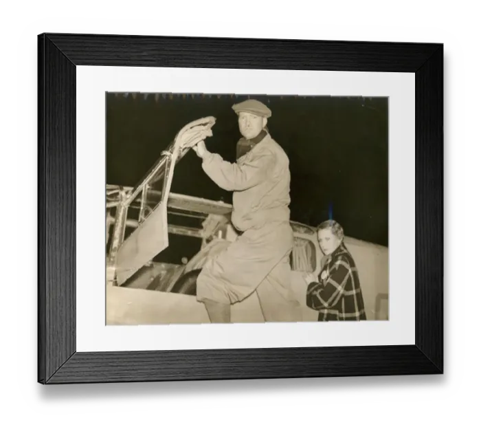 Framed Print : C W A Scott is seen off by his wife Greta Framed Print : C W A Scott is seen off by his wife Greta