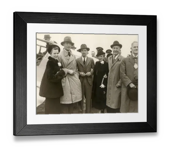 Framed Print : Greta and C W A Scott, Giles Gutherie