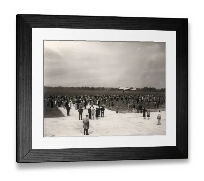 Framed Print : The first de Havilland DH91 Albatross, E-2 / G-AEVV Framed Print : The first de Havilland DH91 Albatross, E-2 / G-AEVV