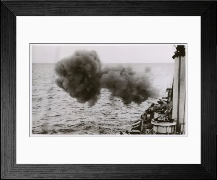 Framed Print : HMS Sirius paying a courtesy visit to Saudi Arabia Framed Print : HMS Sirius paying a courtesy visit to Saudi Arabia