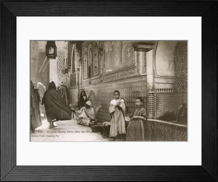 Framed Print : Fes, Morocco - The Moulay Idriss Mosque Framed Print : Fes, Morocco - The Moulay Idriss Mosque