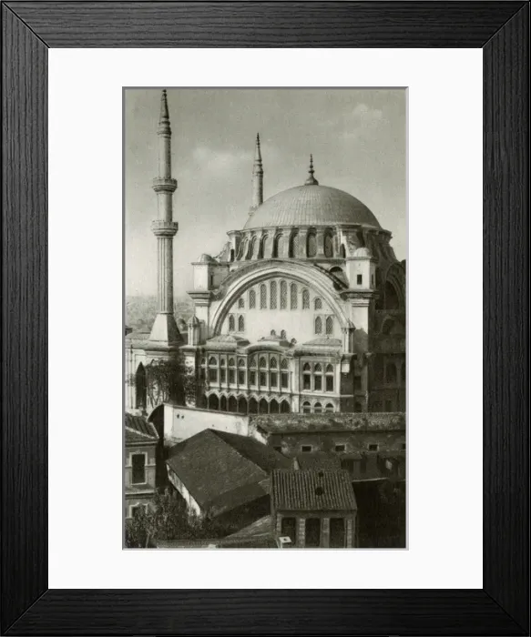 Framed Print : The Nuruosmaniye Camii - Istanbul Framed Print : The Nuruosmaniye Camii - Istanbul