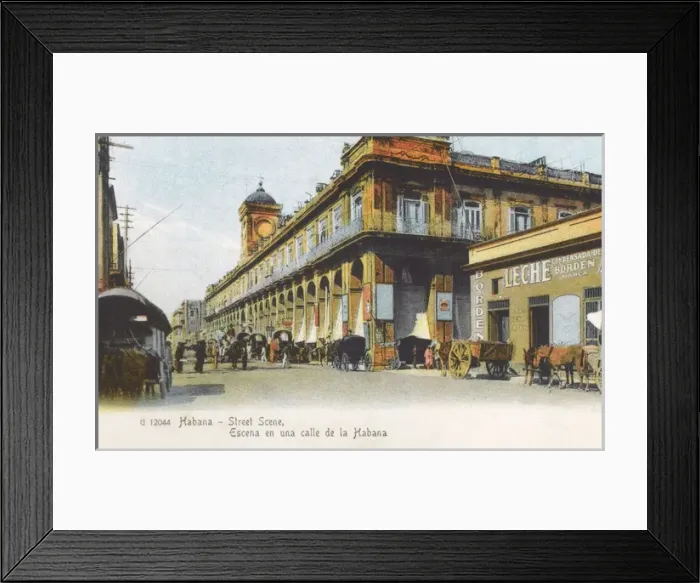 Framed Print : Street Scene in Havana, Cuba Framed Print : Street Scene in Havana, Cuba