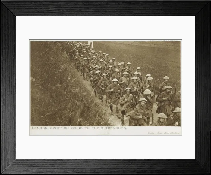 Framed Print : London Scottish Troops heading to the trenches - WWI Framed Print : London Scottish Troops heading to the trenches - WWI