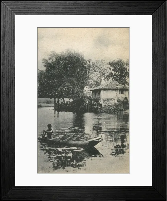 Framed Print : Sri Lanka - Villager in his dugout canoe Framed Print : Sri Lanka - Villager in his dugout canoe