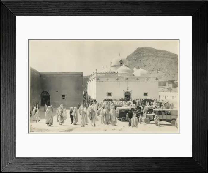 Framed Print : Tomb or Mosque at Medina, Saudi Arabia Framed Print : Tomb or Mosque at Medina, Saudi Arabia
