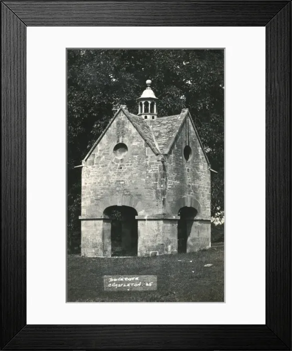 Framed Print : Dovecote at Chastleton, Oxfordshire Framed Print : Dovecote at Chastleton, Oxfordshire
