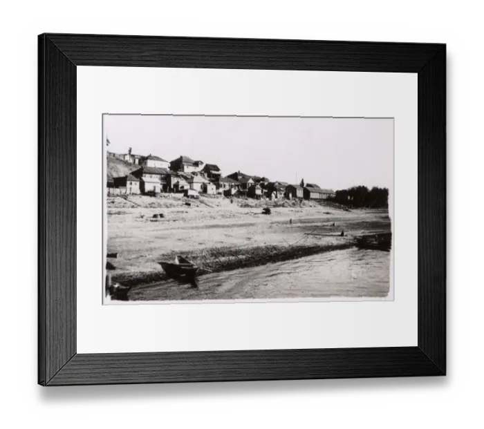Framed Print : Houses on the banks of the River Volga, Russia Framed Print : Houses on the banks of the River Volga, Russia