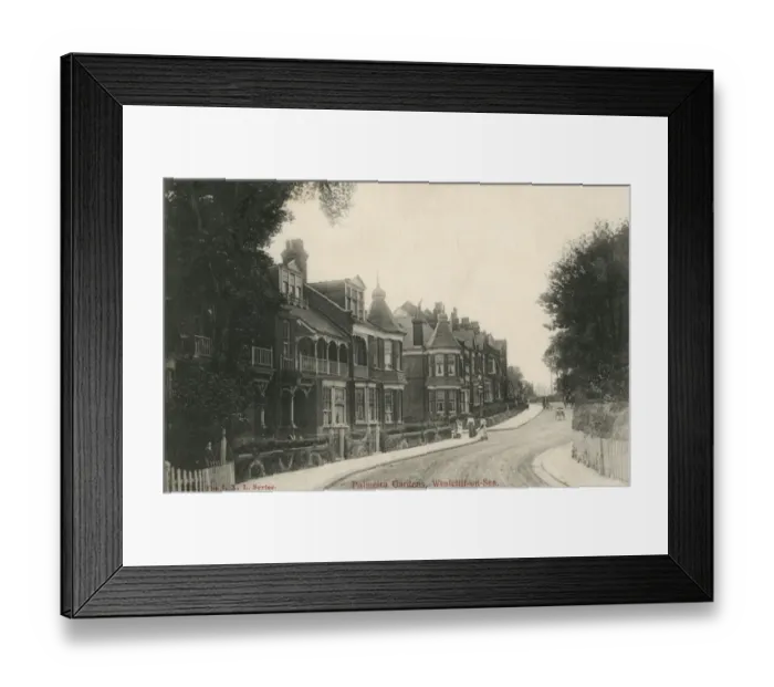Framed Print : Palmeira Gardens, Westcliff-on-Sea, Essex Framed Print : Palmeira Gardens, Westcliff-on-Sea, Essex