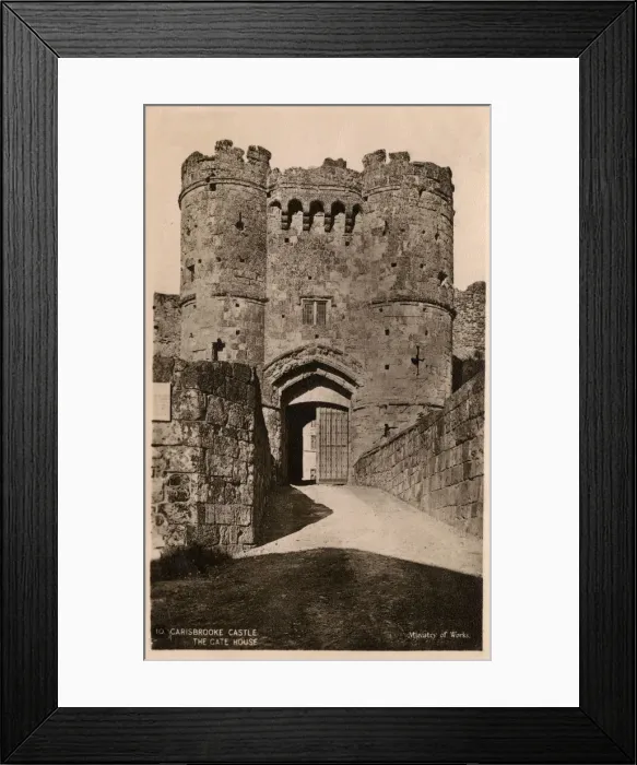 Framed Print : Carisbrooke Castle, Isle of Wight - The Gatehouse Arch Framed Print : Carisbrooke Castle, Isle of Wight - The Gatehouse Arch