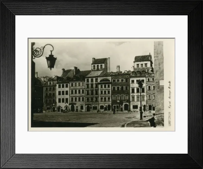 Framed Print : The Old Town Square - Warsaw, Poland Framed Print : The Old Town Square - Warsaw, Poland