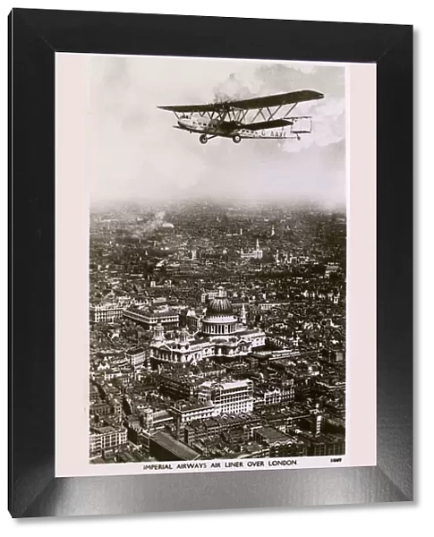 Imperial Airlines Handley Page over London, Englad