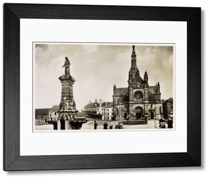 Framed Print : Fontaine Miraculeuse - Basilique St Anne d Auray, Morbihan Framed Print : Fontaine Miraculeuse - Basilique St Anne d Auray, Morbihan