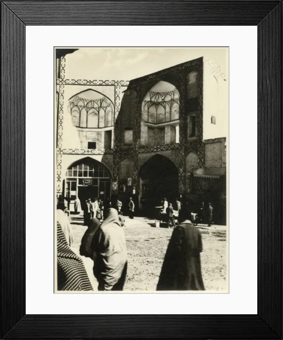 Framed Print : Isfahan, Iran - Naqsh-e-Jahan Square Framed Print : Isfahan, Iran - Naqsh-e-Jahan Square