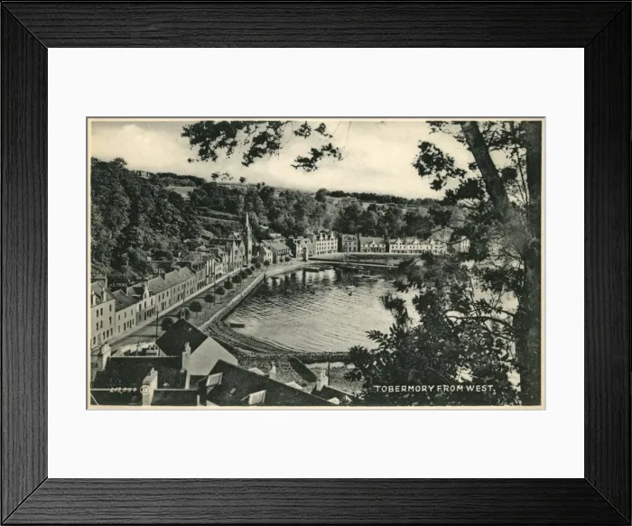 Framed Print : Panoramic view over Tobermory Harbour - from the west Framed Print : Panoramic view over Tobermory Harbour - from the west