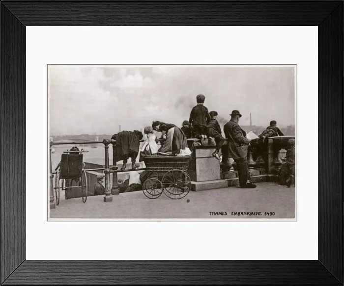 Framed Print : View on the Thames Embankment, London Framed Print : View on the Thames Embankment, London