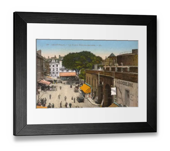 Framed Print : La Place Chateaubriand - Saint Malo, Brittany, France Framed Print : La Place Chateaubriand - Saint Malo, Brittany, France