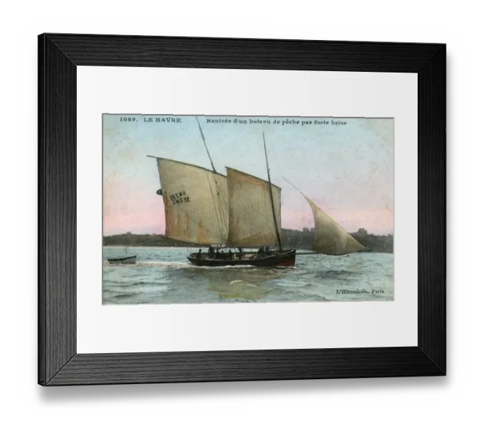 Framed Print : France - Le Havre - Return of a fishing boat Framed Print : France - Le Havre - Return of a fishing boat