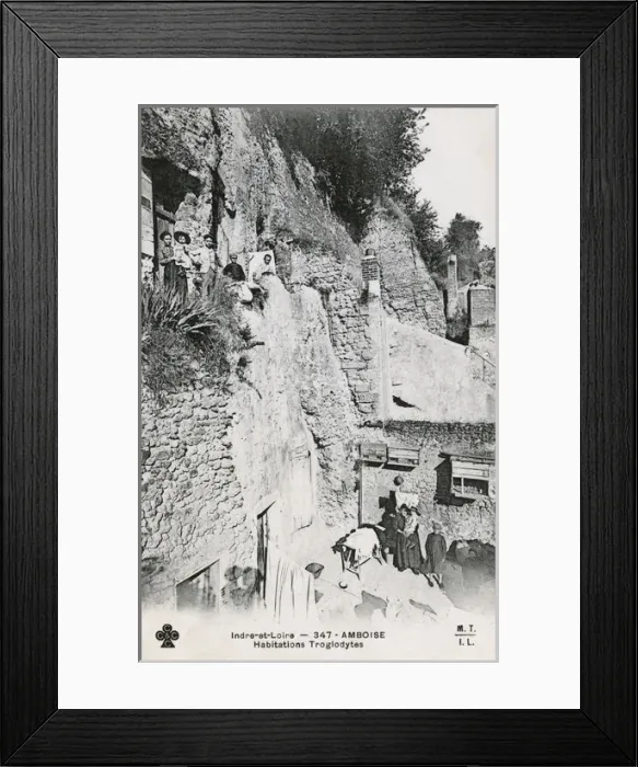 Framed Print : Amboise, Indre-et-Loire, France - Troglodyte houses Framed Print : Amboise, Indre-et-Loire, France - Troglodyte houses